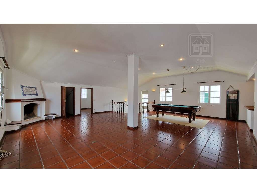 VENDA de MORADIA - VIVENDA T4+1 com Jardim e Garagem - Relva, Ponta...-52