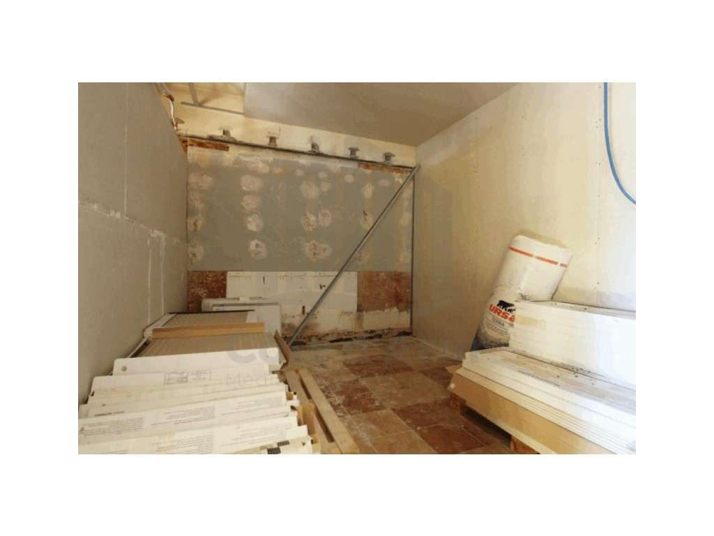 Loja em fase final de remodelações, Sesimbra - Grande imagem: 5/18