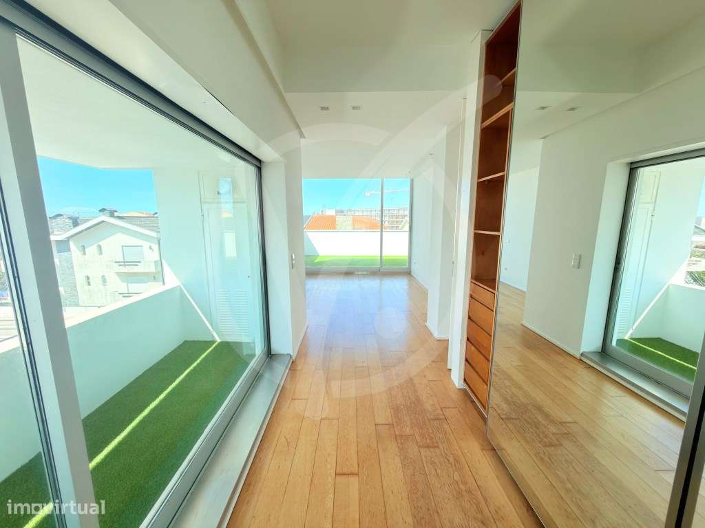 Moradia T4 de Luxo com Jardim e Piscina Póvoa de Varzim-9