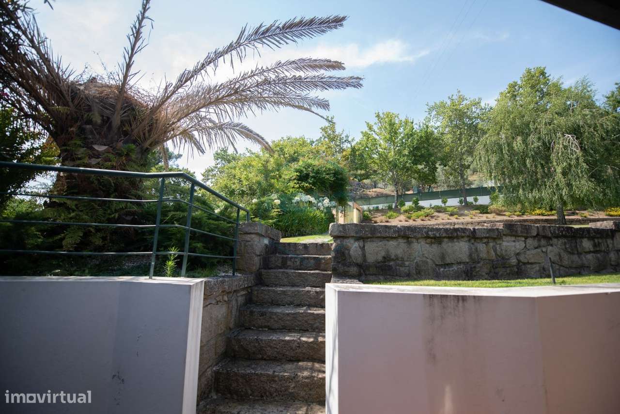 Moradia inserida em Quinta-41