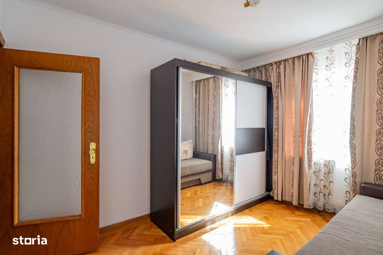 Inel 2 – Dezrobirii – 3 camere decomandate, 2 băi, etaj 3/4, bloc 1987-14