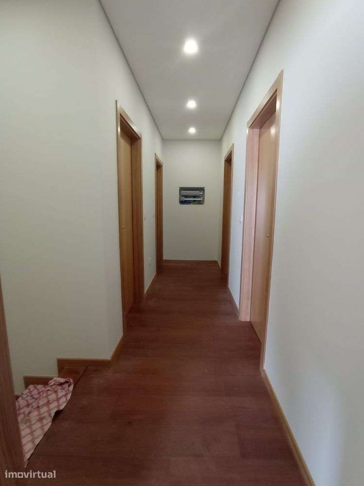 Moradia T3 totalmente remodelada em Pinheira da Bemposta-8