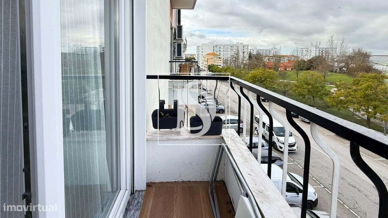 Apartamento T3 renovado na encantadora vila da Moita.-15