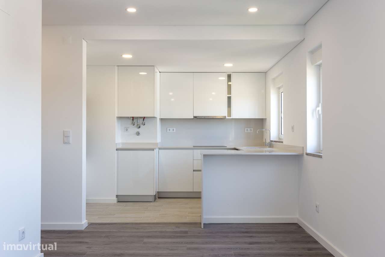 Apartamento T2 renovado em Olivais, Lisboa - Grande imagem: 2/16