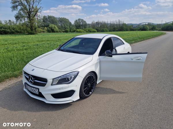 Mercedes-Benz CLA 200 7G-DCT AMG Line - 10