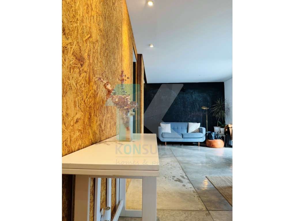 Moradia T3 + T2 em São João do Estoril - Alapraia-21