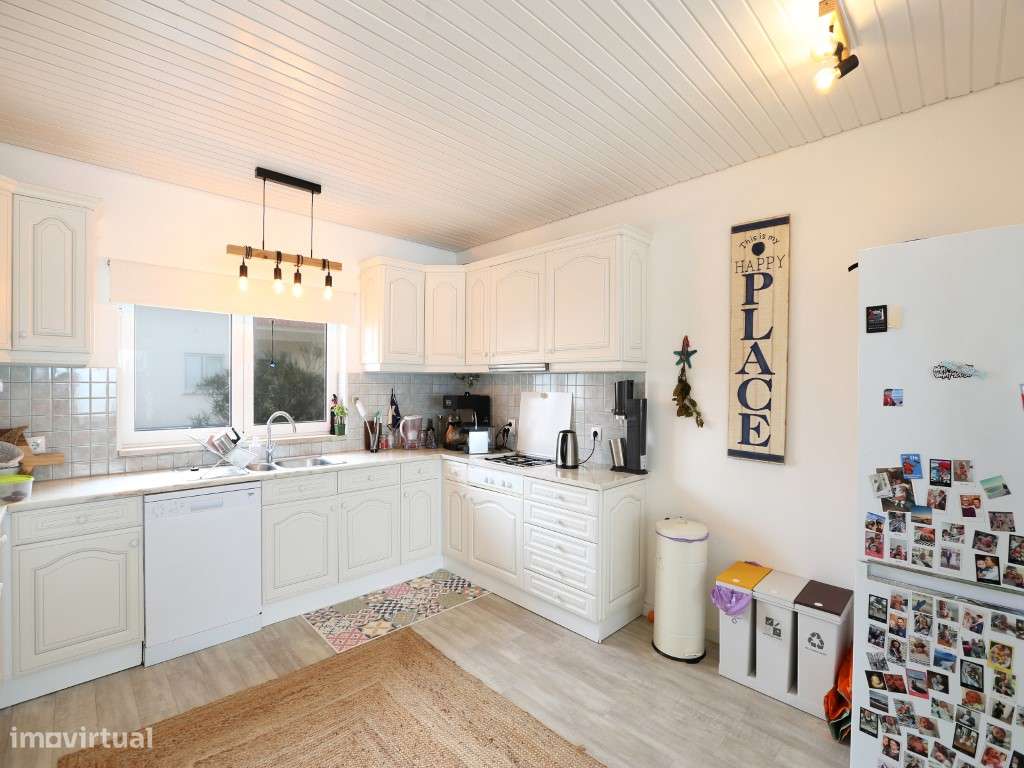 Moradia isolada V2+2 com vista mar na Praia da Légua-6