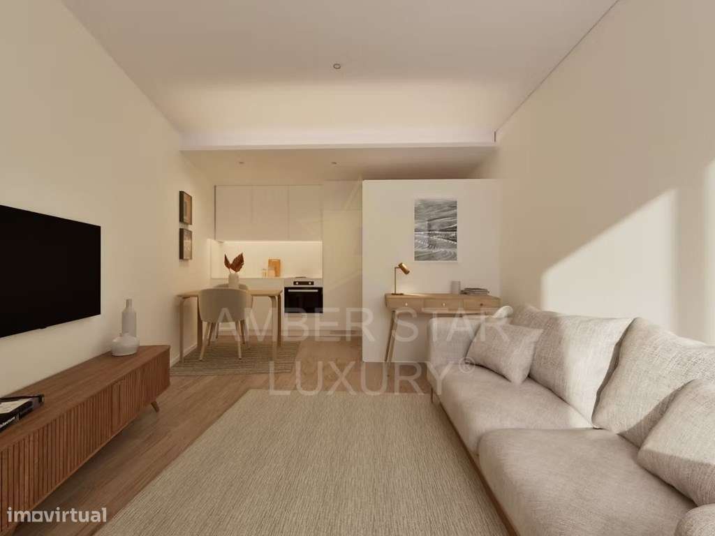 Estudio Com Lugar De Garagem E Pequena Varanda