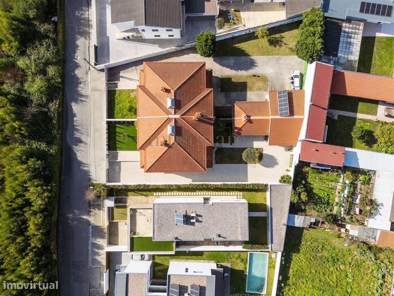 Moradia T4 geminada, com excelentes áreas, a 2 minutos do centro de Sa-34