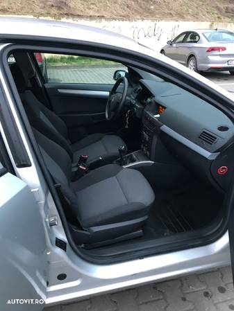 Opel Astra 1.4i Enjoy - 12