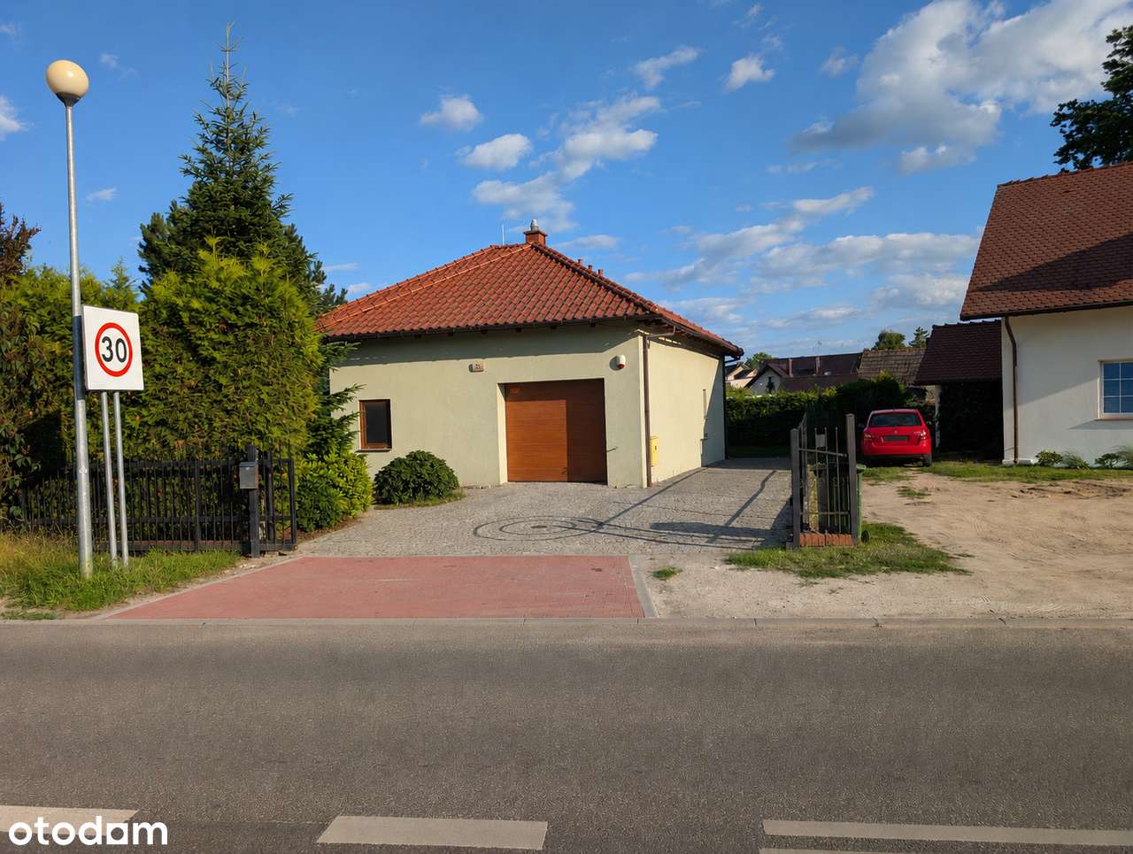 Dom wolnostojący z garażem i zadbanym ogrodem Jędrzychów Zielona Góra