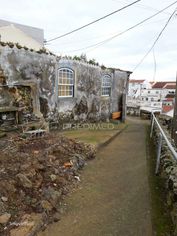 Oportunidade Única! Ruína com Potencial na Ribeirinha, ilha Terceira