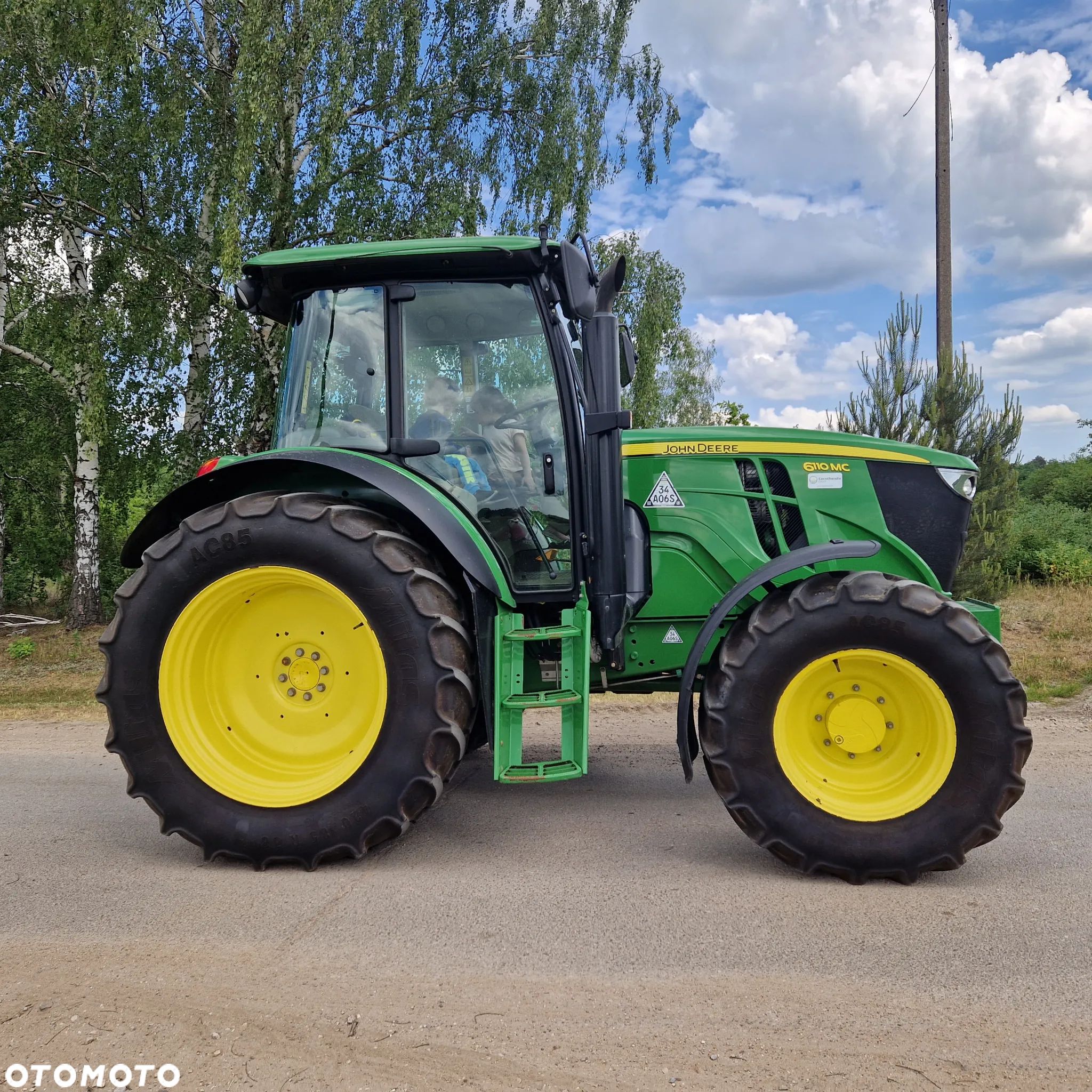 John Deere 6110MC - 1