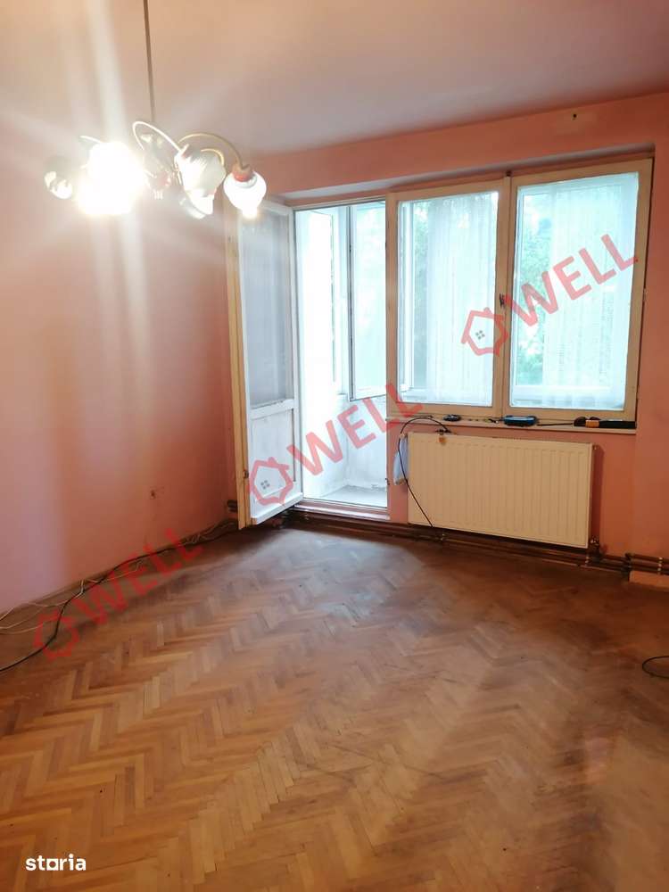 De vânzare apartament cu 3 camere pe str Libertății , Târgu Secuiesc. - Imagine principală: 4/15
