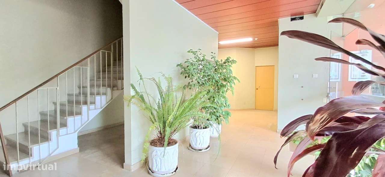 Apartamento T3 na Rua Tomás Alcaide-27