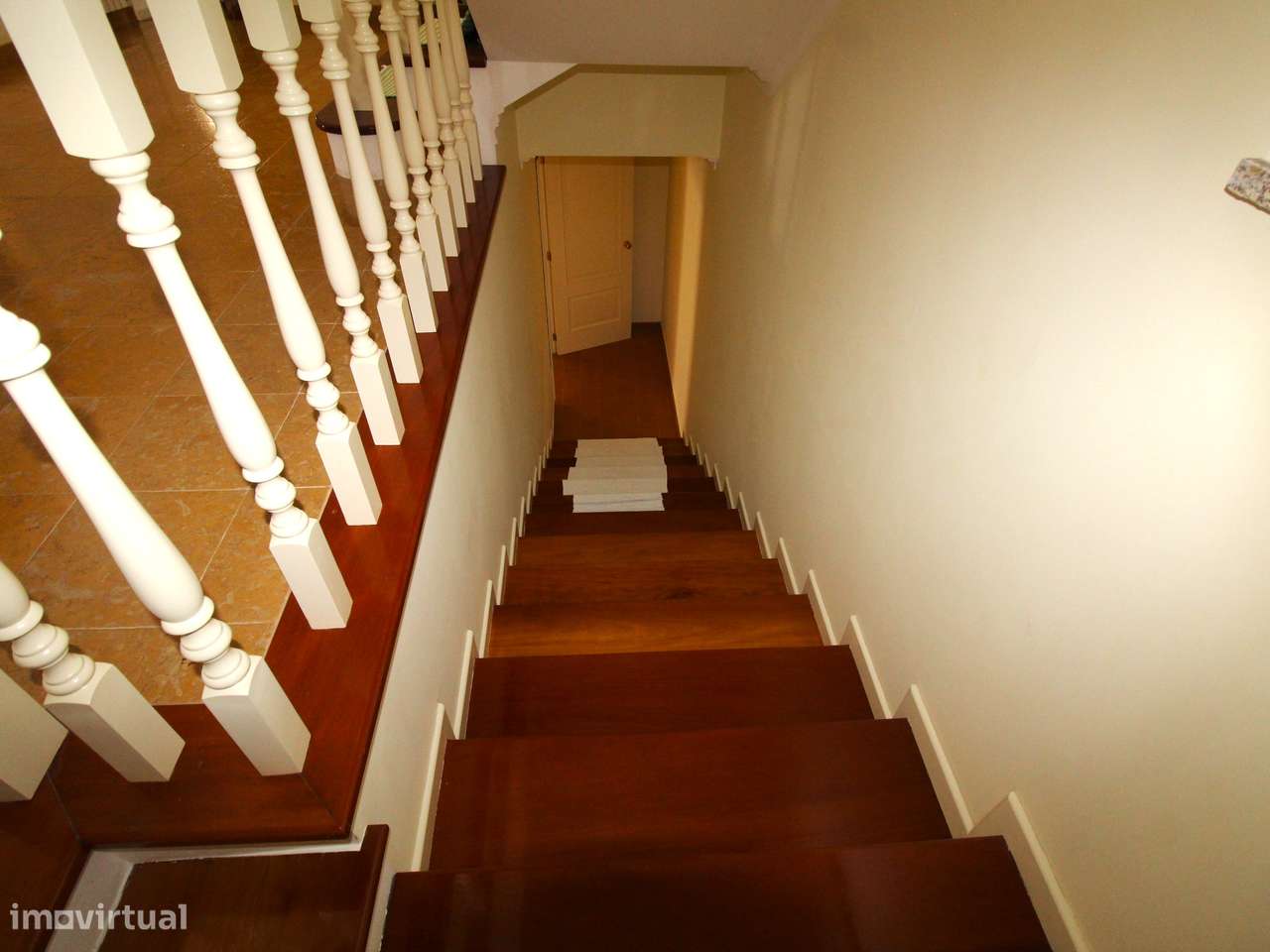 Elegante Moradia T4 Familiar-47