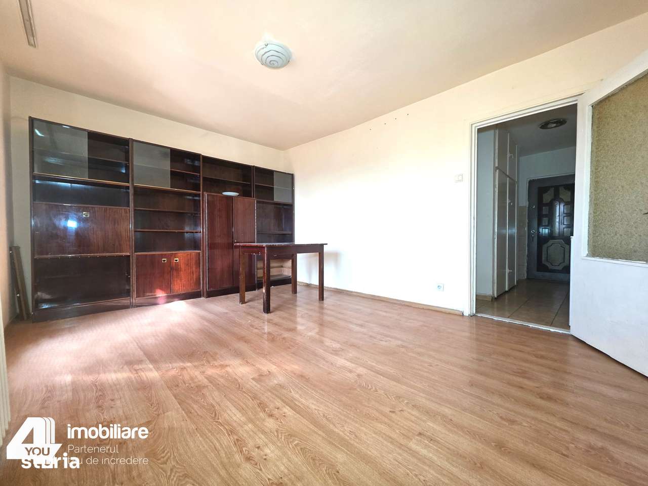 Apartament 1 cameră decomandat, zona Vlaicu Fortuna ,44 mp, et.3