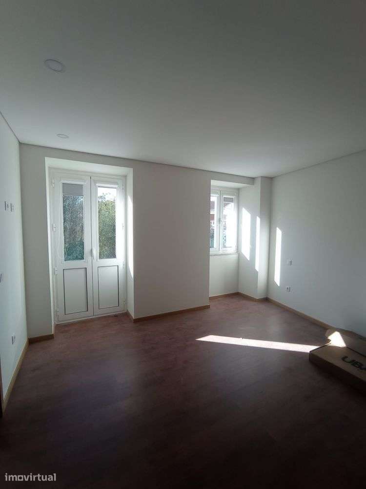 Moradia T3 totalmente remodelada em Pinheira da Bemposta-5