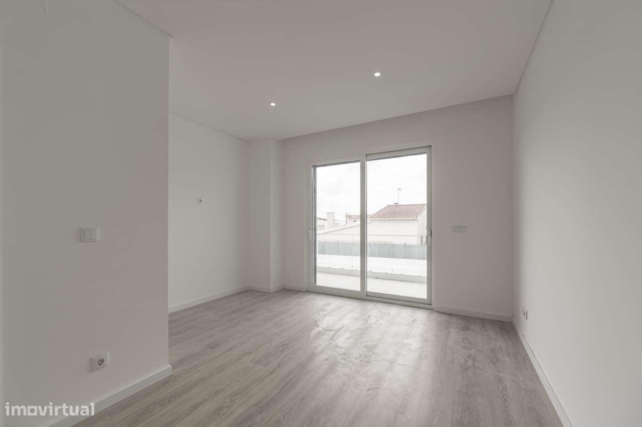 Moradia independente T4+1 nova c/piscina a 20 minutos Lisboa-26