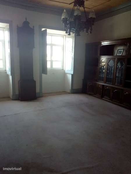 Moradia T5 antiga Santa Maria da Feira - Grande imagem: 5/9