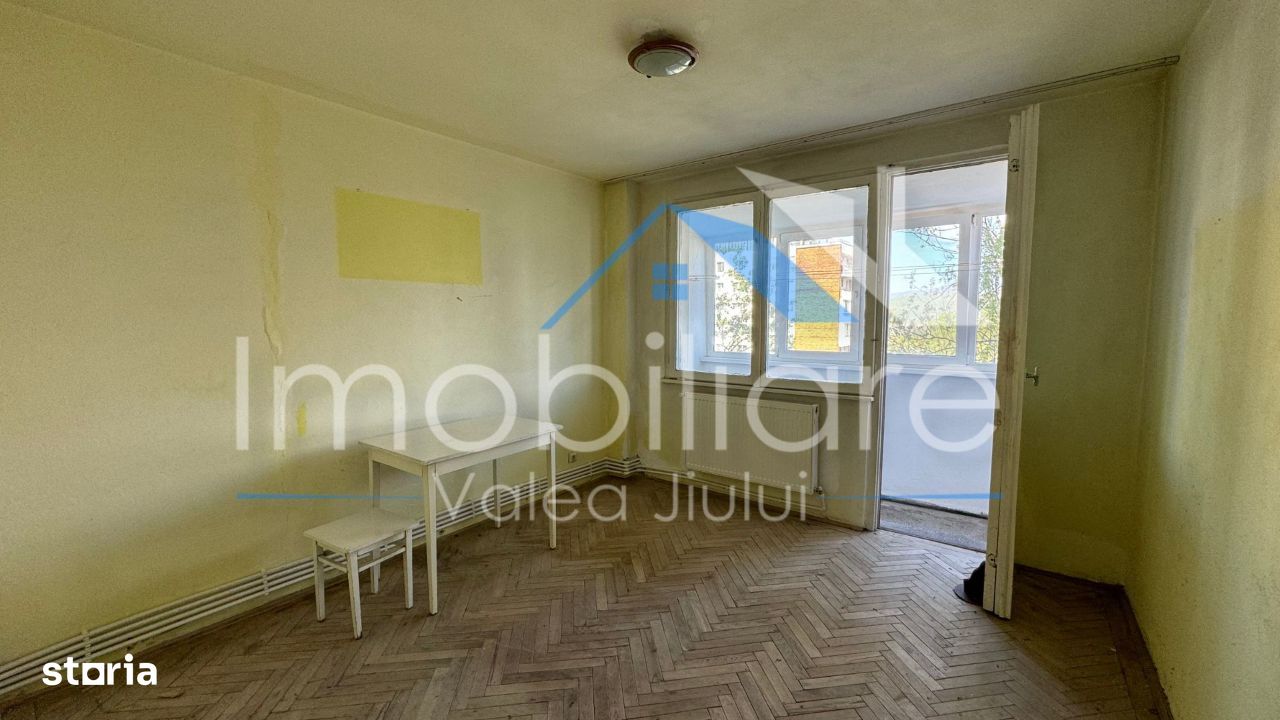 Apartament 3 camere, Vulcan, Str. Nicolae Titulescu