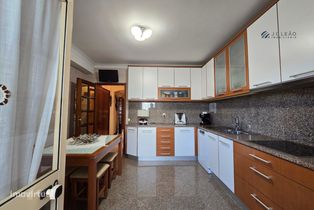 Apartamento T3 no Centro de Leça da Palmeira - Grande imagem: 4/32