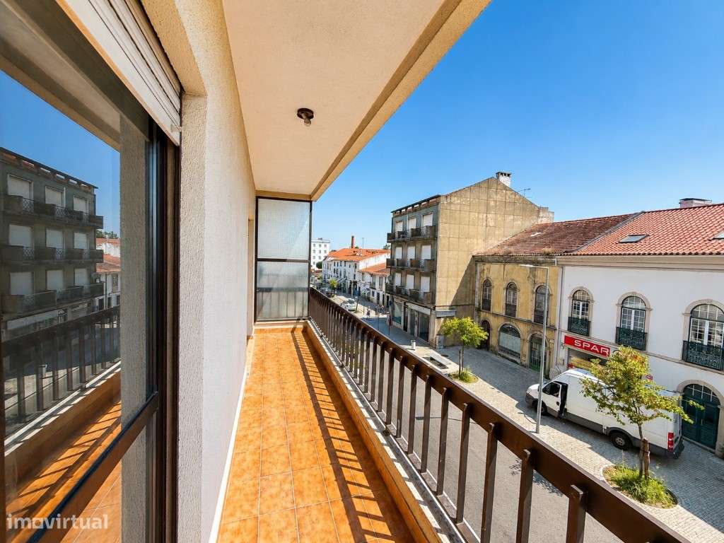 Apartamento T3 - Totalmente remodelado || Centro de Tomar-9