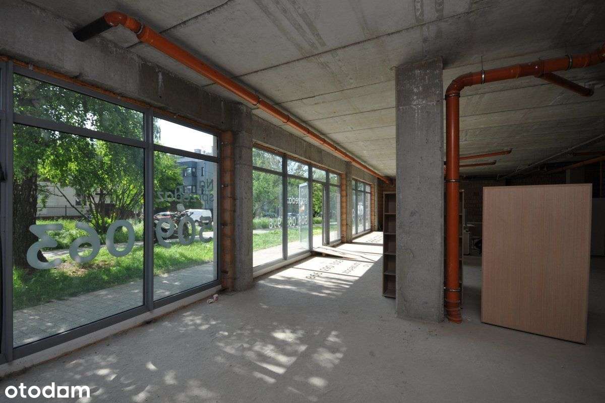 Na sprzedaż przestronny lokal użytkowy w doskonałe-2