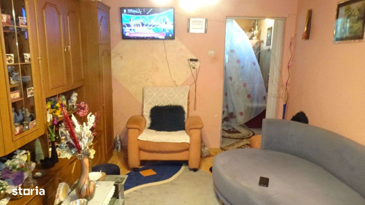 Vand apartament 2 camere decomandat in Deva, zona Micro 15, etaj 6, - Imagine principală: 3/13