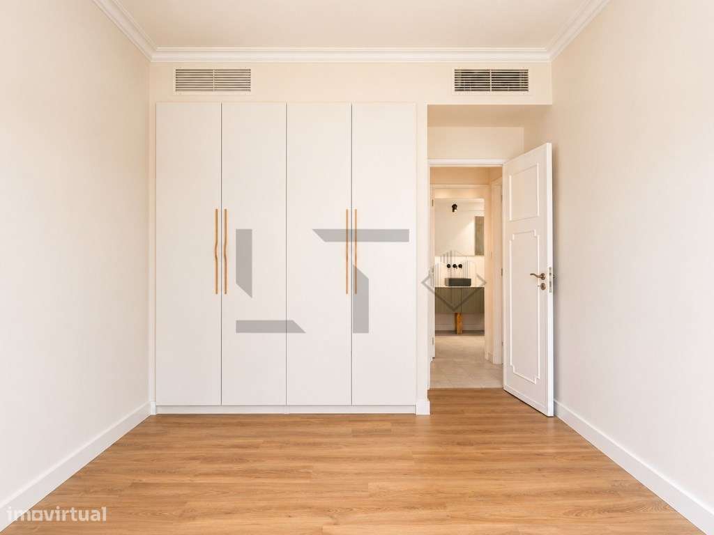Moradia T4 em Banda totalmente Renovada com Garagem, para Venda na ...-30