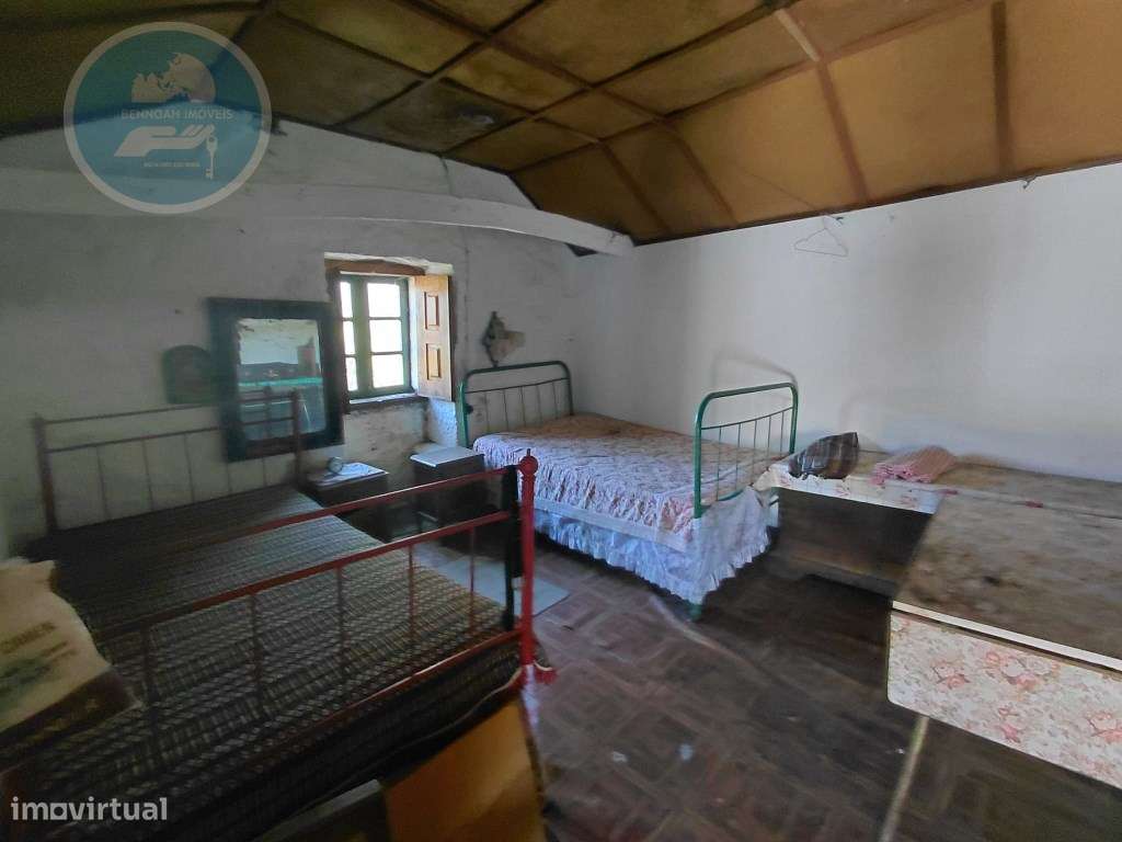 Casa Rústica em Pedra com Terreno para Restauro - Cambeses, Cabecei...-29