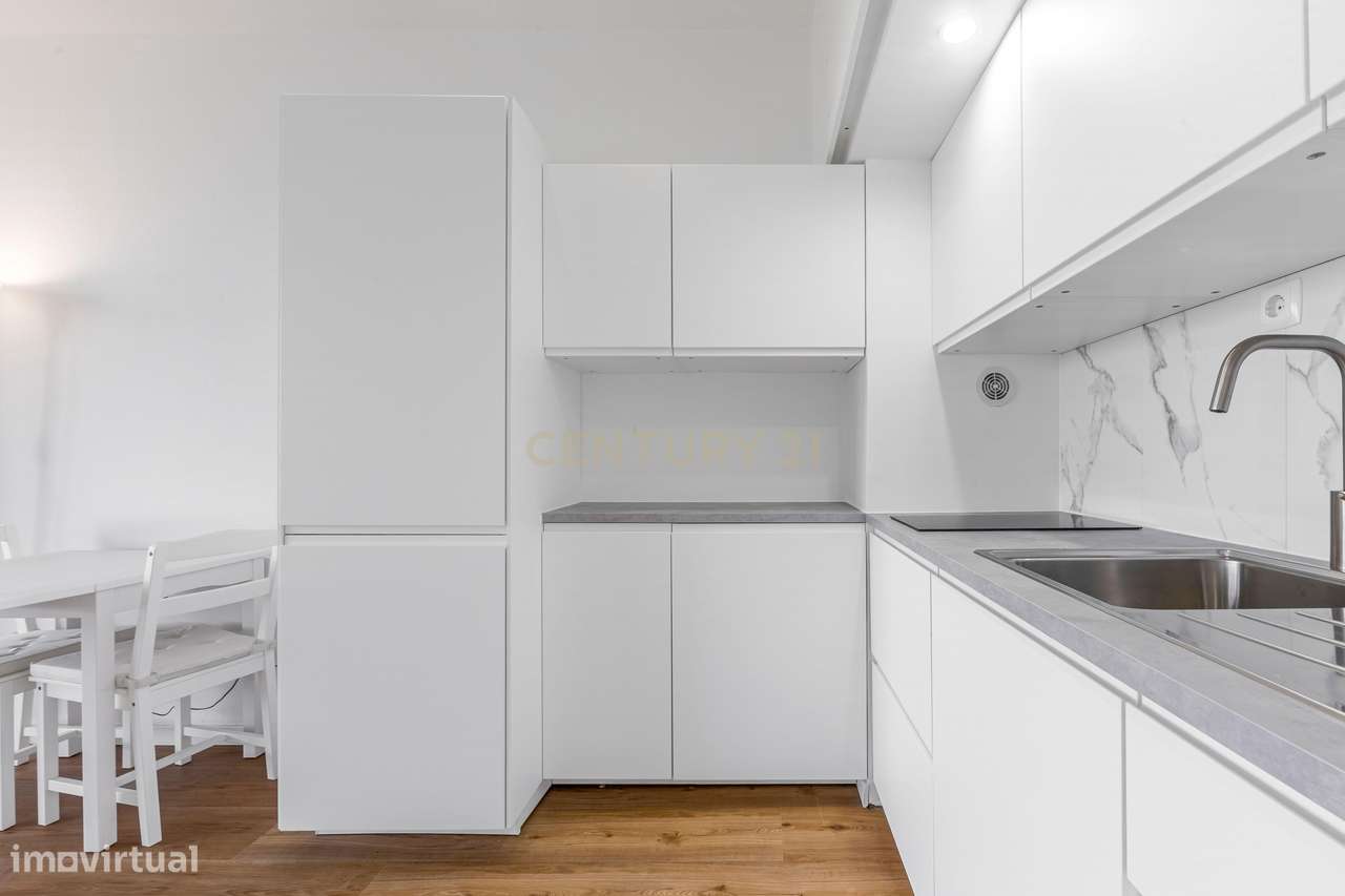 Apartamento T1 renovado com vista panorâmica – Alto da Barra - Grande imagem: 5/14