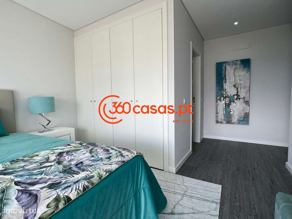 Apartamento T3 novo com piscina e garagem em Olhão-30