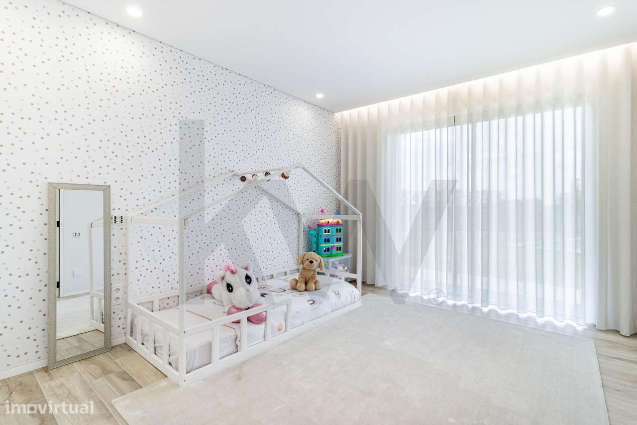 Moradia Térrea de Luxo com Piscina, Onde o Sonho se Torna Realidade-33