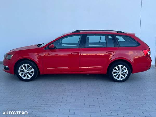 Skoda Octavia 1.6 TDI DSG Ambition - 2