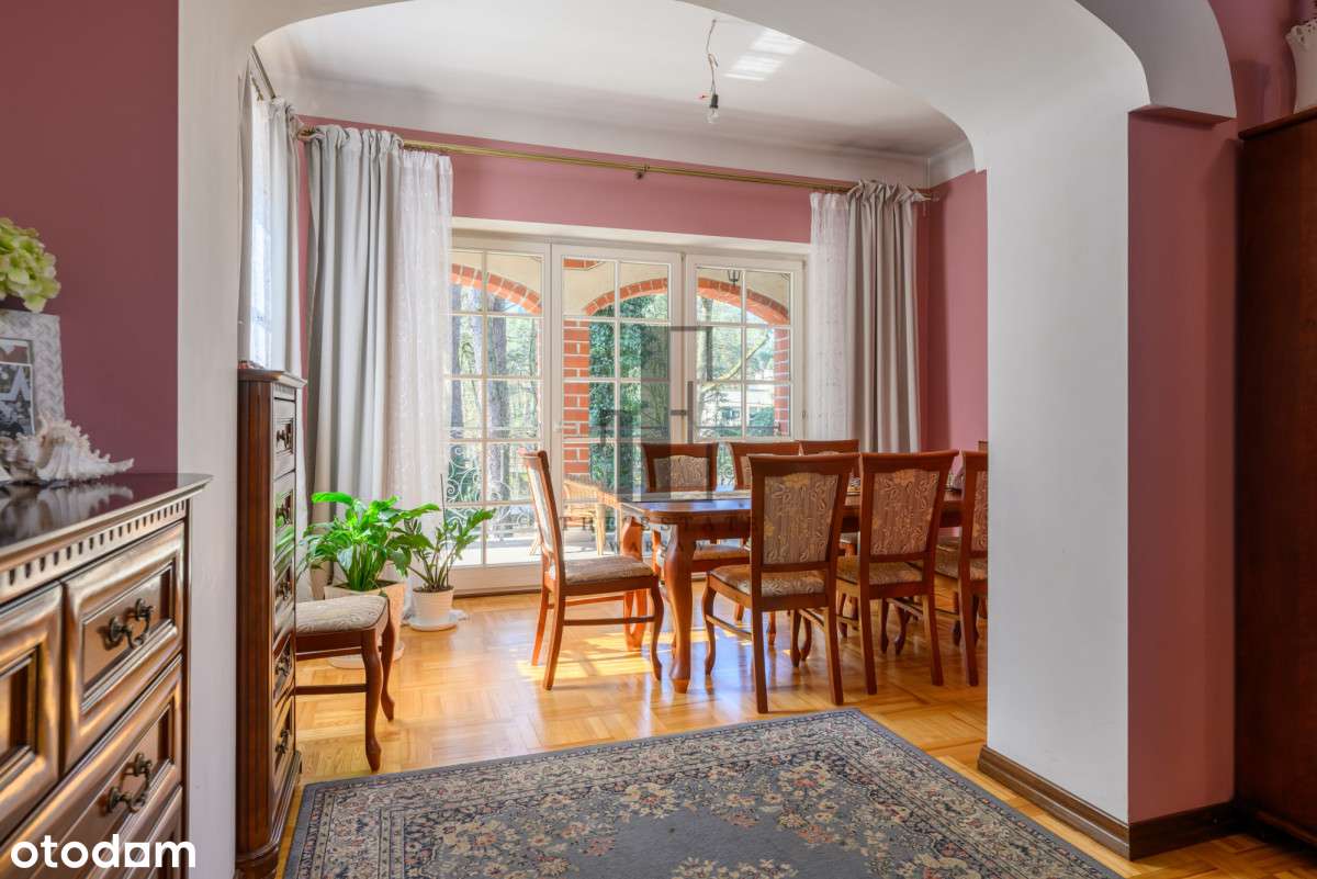 Willa z Ogromnym Potencjałem | Przestronna Działka-11