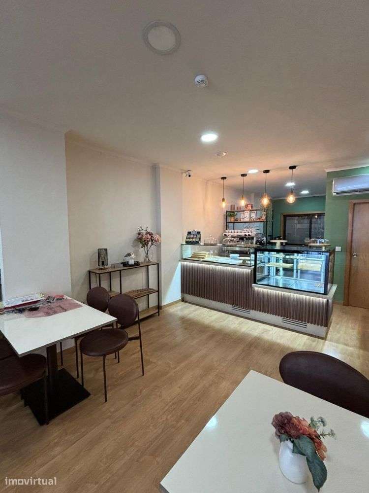 Excelente Oportunidade de Cafe Gourmet no Centro da Maia-12