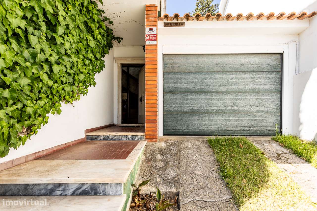 Moradia T4 Independente com Jardim e Garagem | Alto da Parede-25