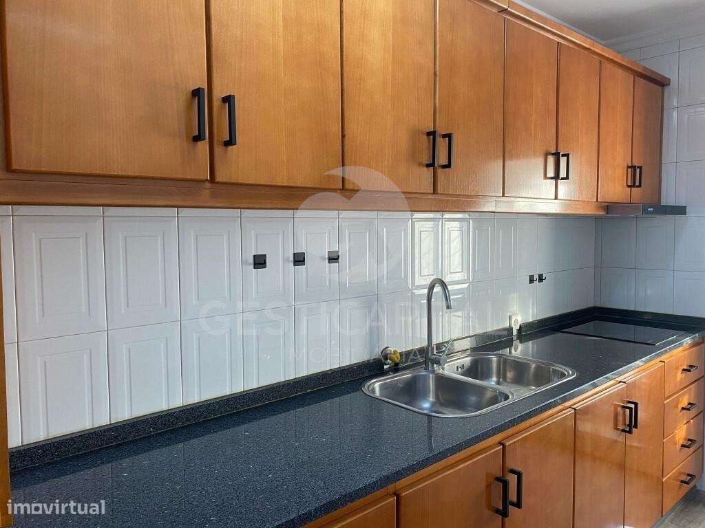 Apartamento T3 com lugar de garagem no centro do Marco de Canaveses-8
