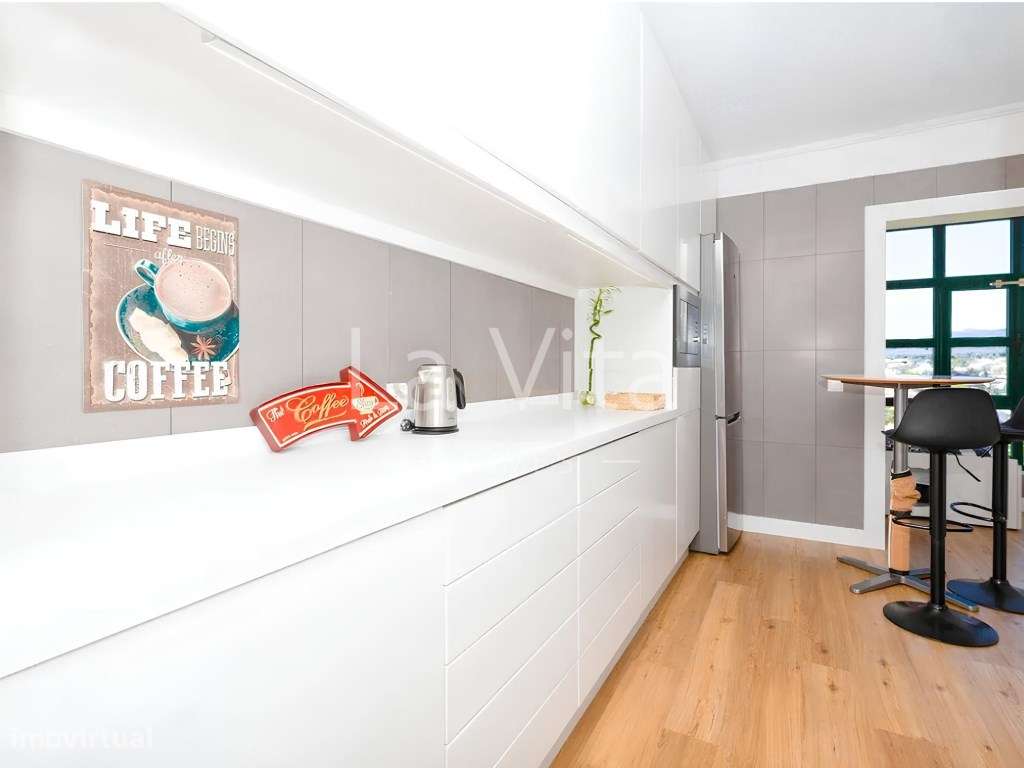 Apartamento T3, com vista desafogada, a poucos minutos a pé do Cent... - Grande imagem: 4/25