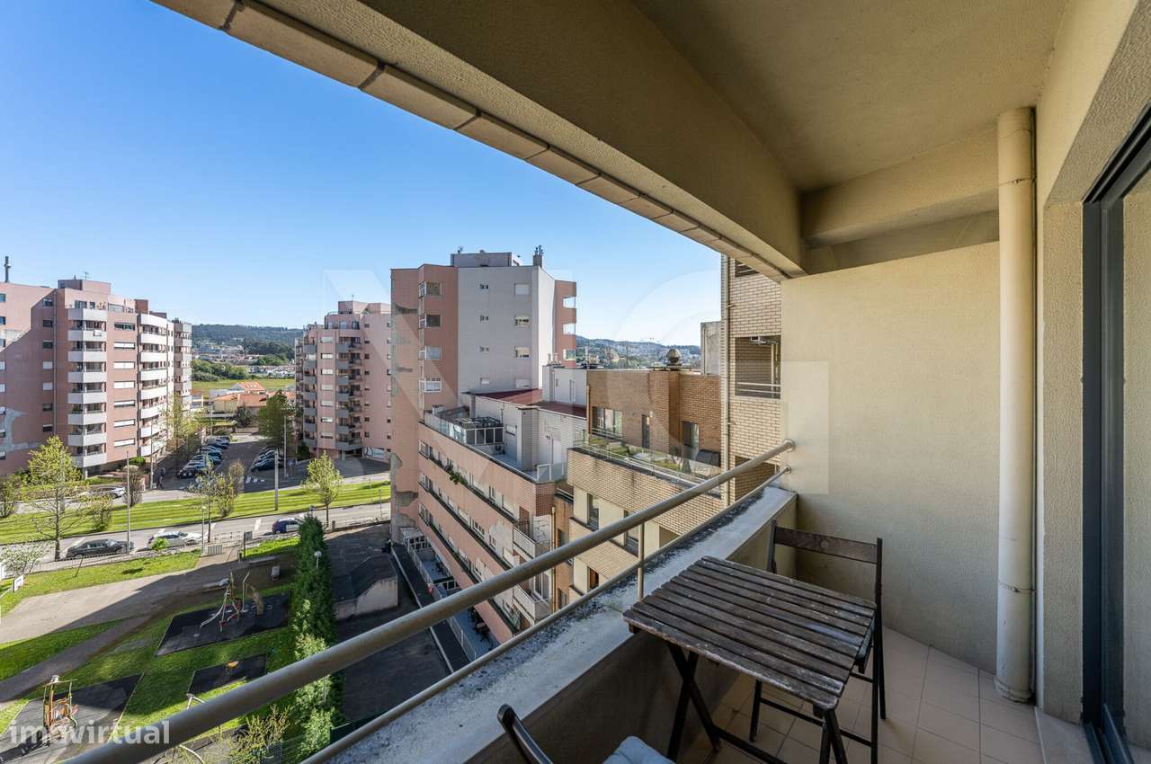 T2 com Varanda, Lugar de garagem e arrumos na Cidade Jovem - Rio Tinto-14