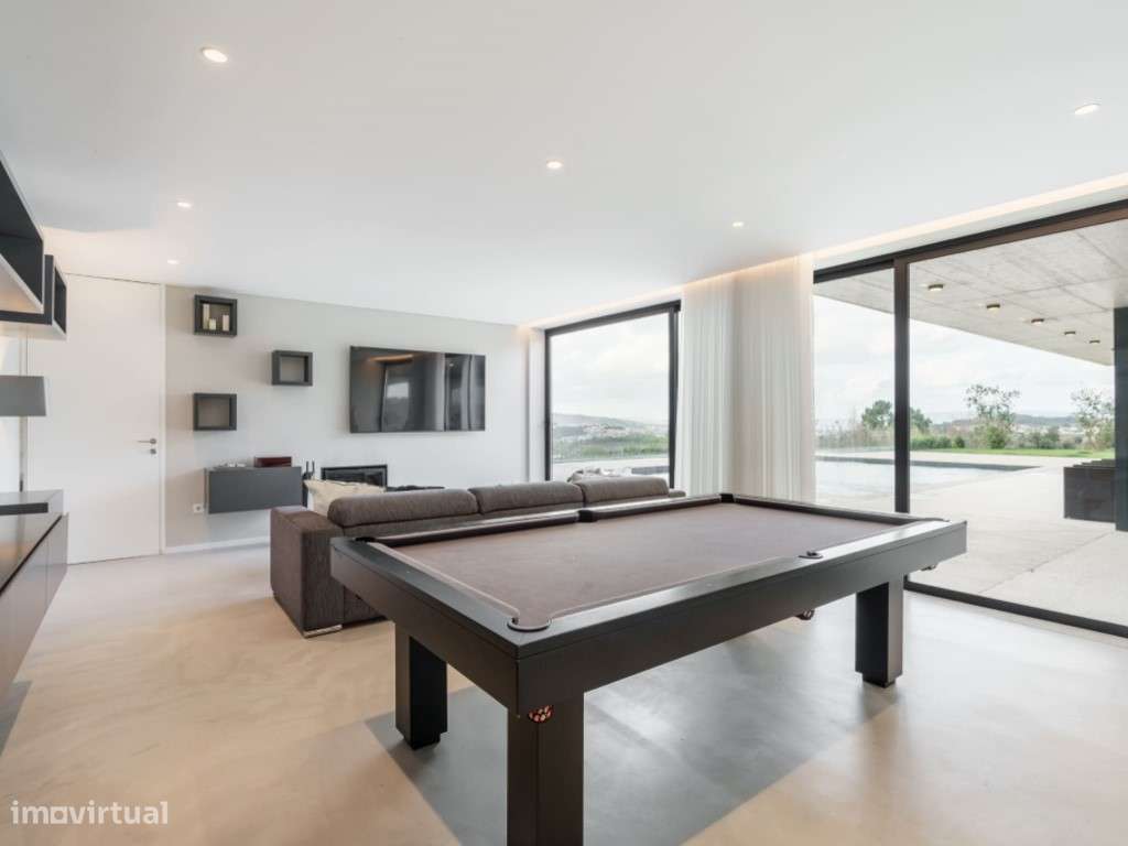 Moradia térrea V4+1 com piscina, ginásio e vistas panorâmicas sobre...-27