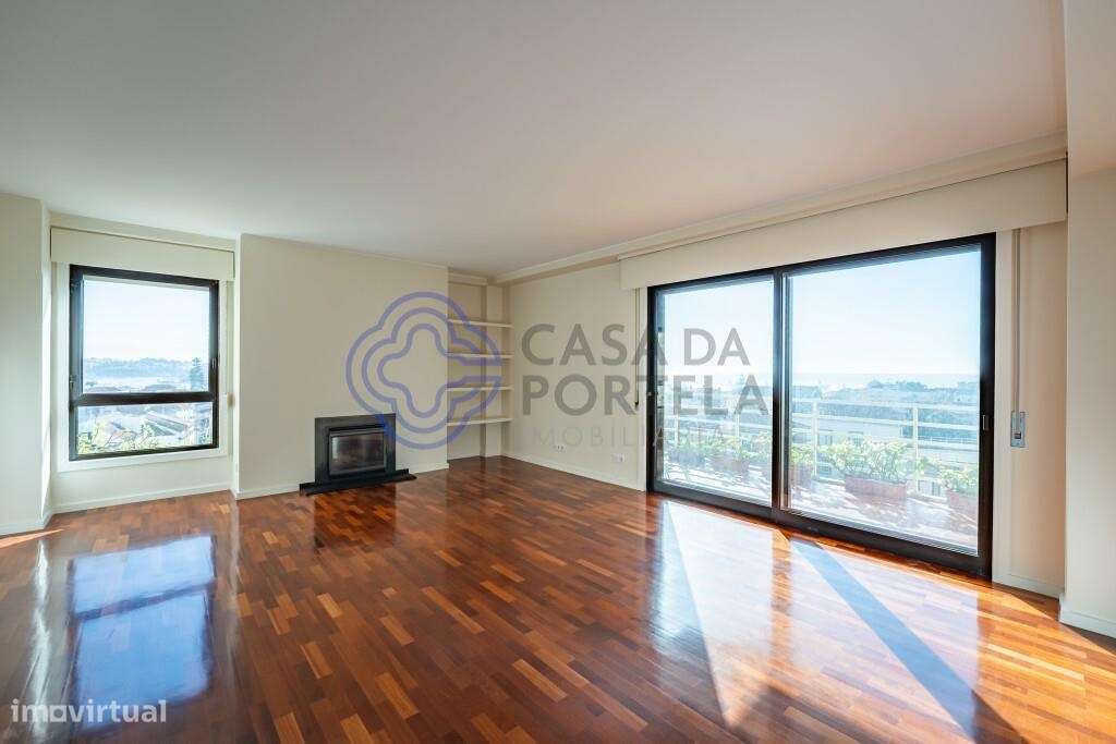 T3 Renovado na Foz Velha: Sinta o Mar e o Rio da sua Varanda - Grande imagem: 2/30