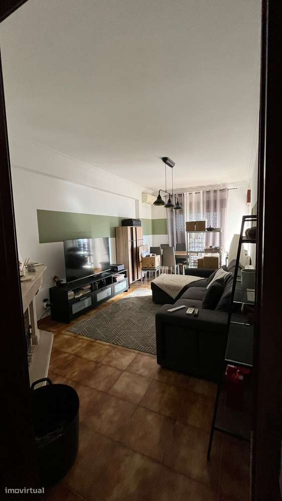 T2 com Excelente Luminosidade e Varandas Espaçosas - Grande imagem: 5/23