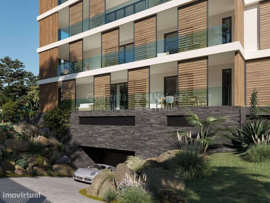 Apartamento T3 com jardim, localizado na Parede, Cascais-30