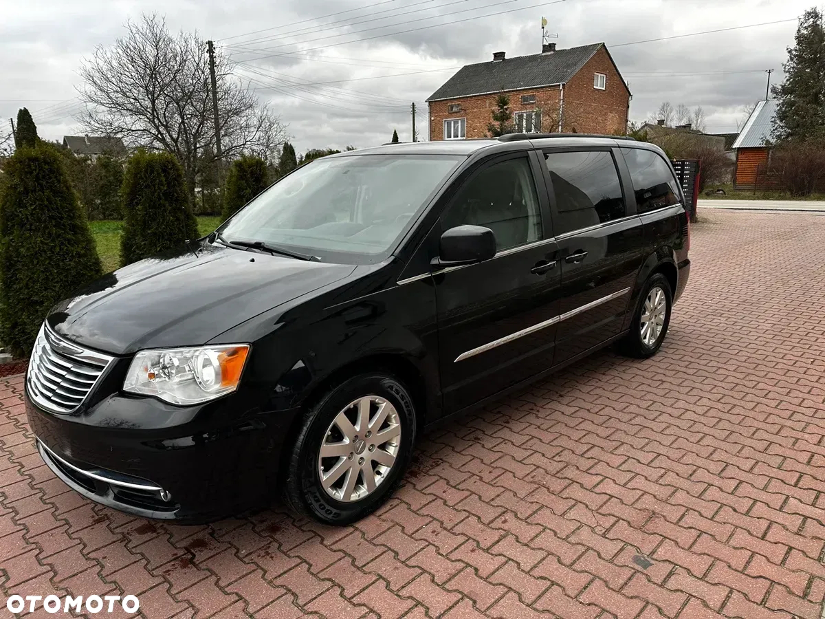 Chrysler Town & Country 3.6 Limited - 8