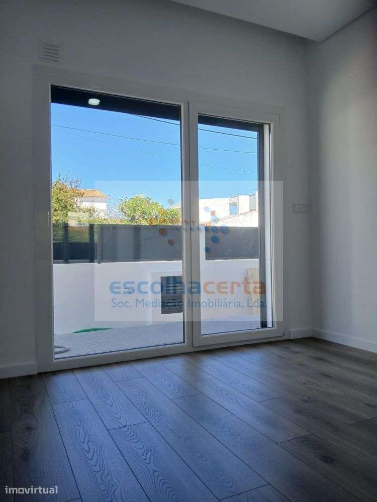 MORADIA TÉRREA T4 ISOLADA EM CONSTRUÇÃO - FERNÃO FERRO-20