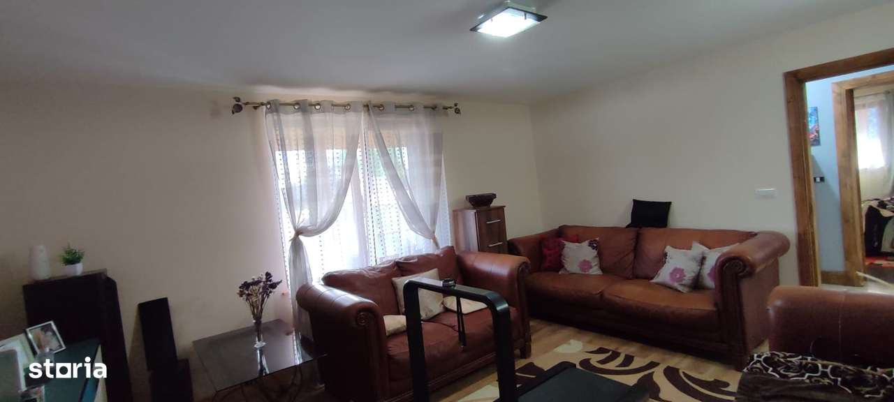 Casă din cărămidă în Gioseni –  2015 | 4 cam | 850 mp teren | Magazie - Imagine principală: 2/15