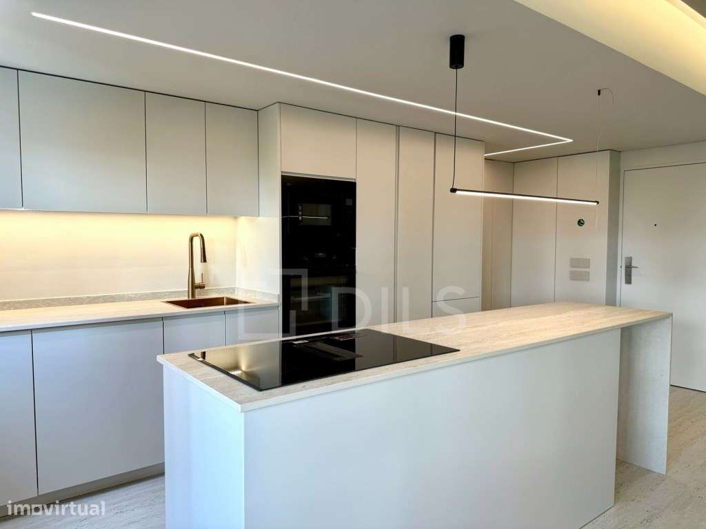 Apartamento T2 remodelado e com cozinha equipada, no Monte Estoril - Grande imagem: 5/20