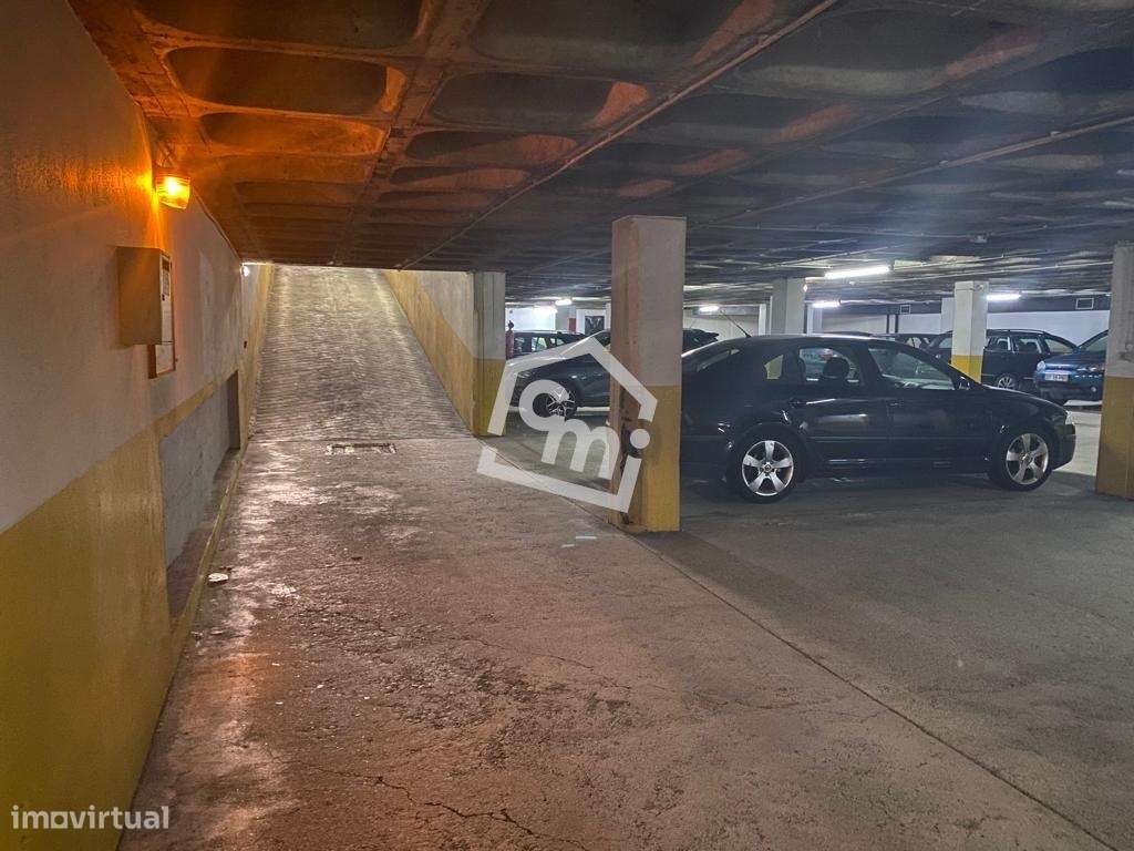 Venda de T3 na Marginal de Matosinhos com Garagem-33